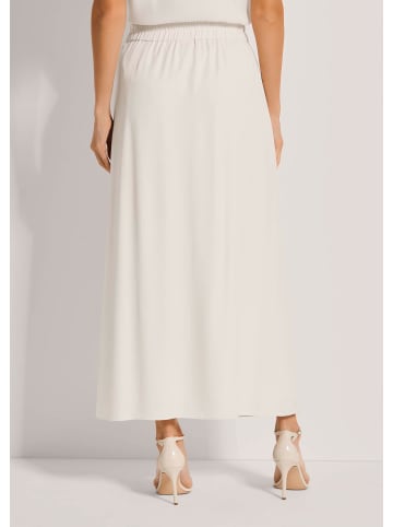 MADELEINE Langer Rock mit tiefer Seitenfalte in perlweiß