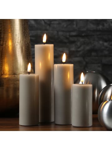 Deluxe Homeart LED Kerze Mia Echtwachs flackernd H: 20cm D: 5cm in sandfarben