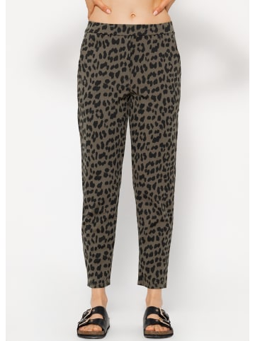 SASSYCLASSY Jersey Chino in Leo-Print in Khaki I Schwarz