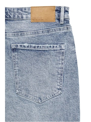 Vero Moda Mom Jeans in Light Blue Denim