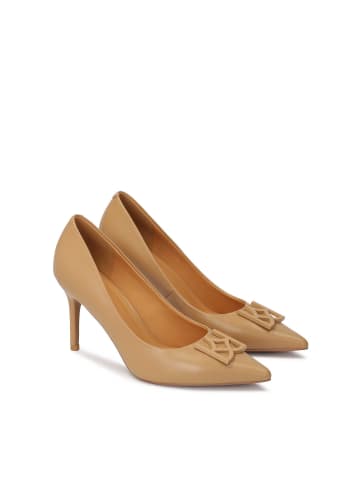 Kazar Pumps in Beige