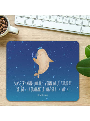 Mr. & Mrs. Panda Mauspad Wassermann Logik mit Spruch in Sternenhimmel Blau