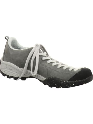 SCARPA Wanderschuh in grau