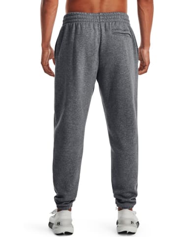 Under Armour Sweat Pant "UA Essential Fleece Jogginghose" in Grau