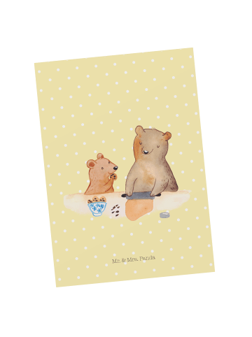 Mr. & Mrs. Panda Postkarte Oma Backen ohne Spruch in Gelb Pastell