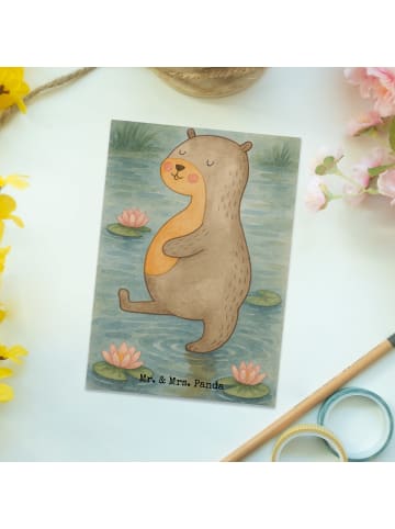 Mr. & Mrs. Panda Postkarte Otter Bauch Design ohne Spruch in Weiß