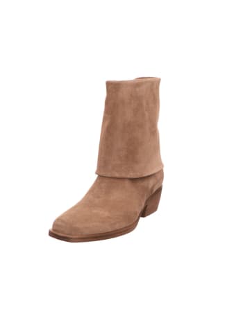 Gabor Sitefel in camel