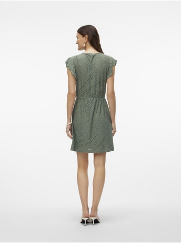 Vero Moda Kleid aus Spitze in Laurel Wreath