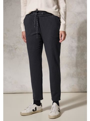 Cecil Hose in deep charcoal grey