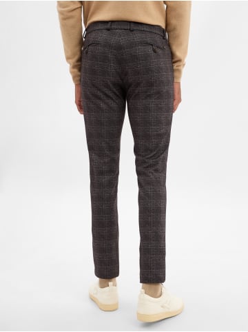 Bugatti Hose Renzo in schlamm