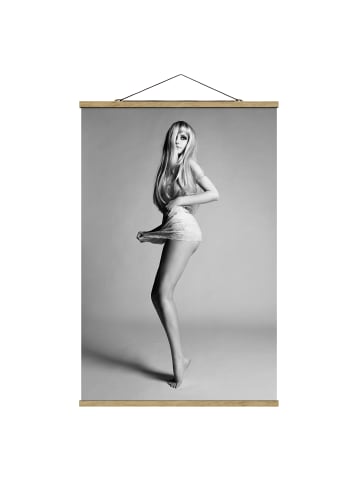 WALLART Stoffbild mit Posterleisten - Dessous Modell in Grau
