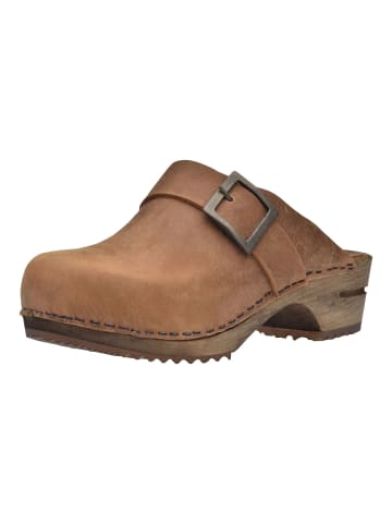 Sanita Clogs in Chestnut