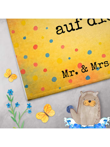 Mr. & Mrs. Panda Handtuch Toast Party Design mit Spruch in Weiß