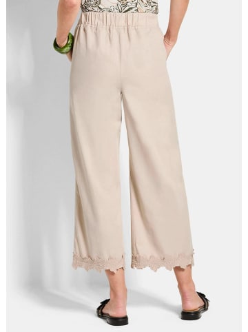 GOLDNER Sommerhose mit floraler Spitze in stein