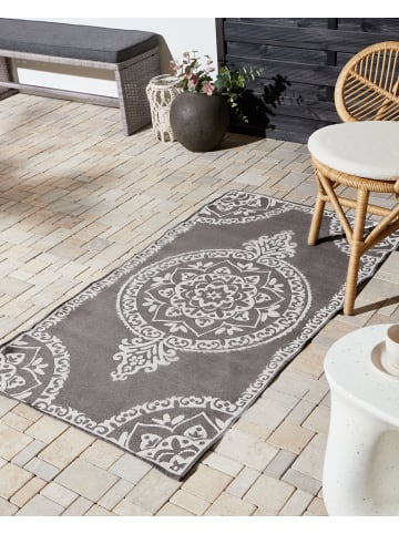 Beliani Outdoorteppich KOHIMA in Grau/Weiß - (W) 80 x (L) 150 cm