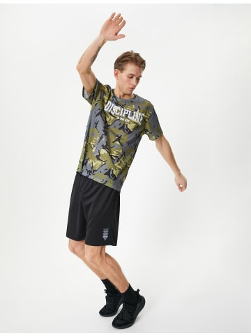 KOTON T-shirt in Khaki Gemustert