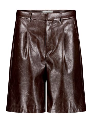 Kunstleder-Shorts mit Taschen in Deep Cognac