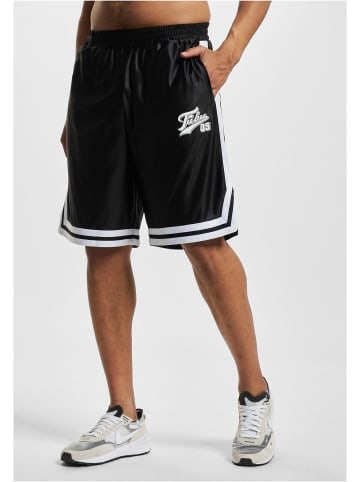 FUBU kurze Hose in black/white