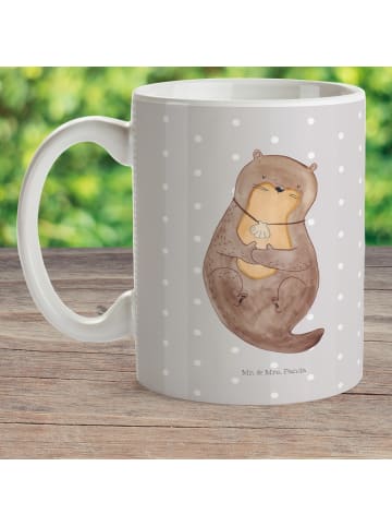 Mr. & Mrs. Panda Kindertasse Otter Muschel ohne Spruch in Grau Pastell