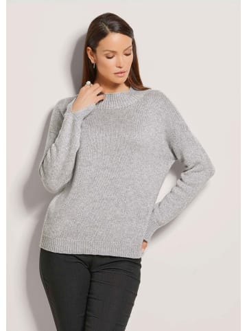 MADELEINE Kurzer Stehkragen-Pullover in steingrau / silberfarben / melange