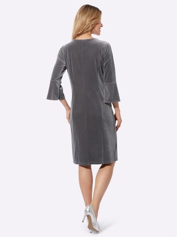 Sieh an! Samtkleid in anthrazit