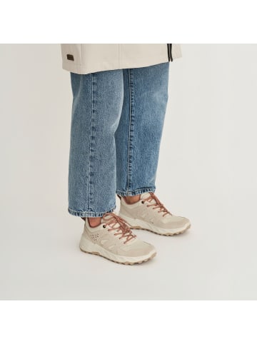 TRAVELIN' Posio in Sand