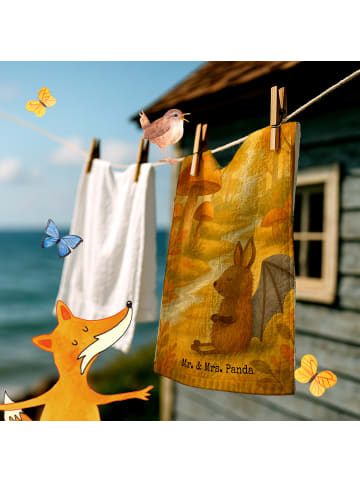 Mr. & Mrs. Panda Handtuch Fledermaus Sitzen Design ohne Spruch in Weiß
