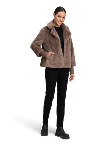 Betty Barclay Kunstfelljacke in taupe