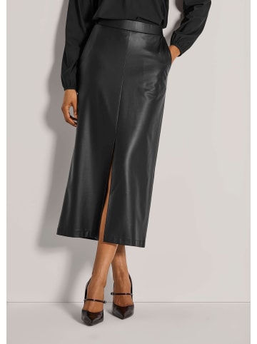 MADELEINE Eleganter Rock aus Leder-Imitat in schwarz