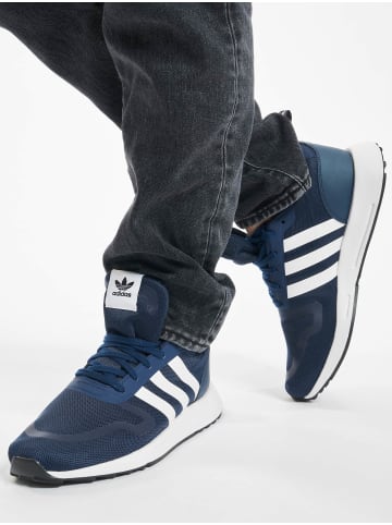 adidas Turnschuhe in collegiate navy