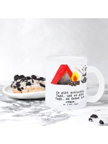 Mr. & Mrs. Panda Teeglas Panda Campen mit Spruch in Transparent