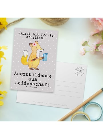 Mr. & Mrs. Panda Postkarte Auszubildende Leidenschaft mit Spruch in Grau Pastell