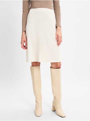 Marie Lund Roeck in ecru