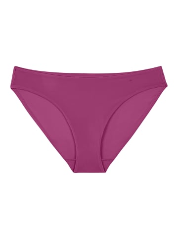 Triumph Tai Slip Body Make-Up Essentials in Red wine