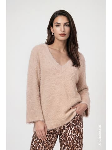 monari Flauschiger Strickpullover mit V-Ausschnitt in Cappuccino