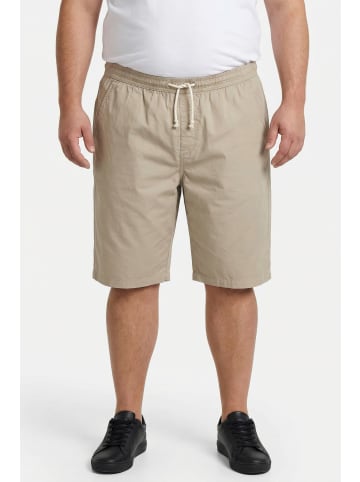 Men Plus Bermuda in sand