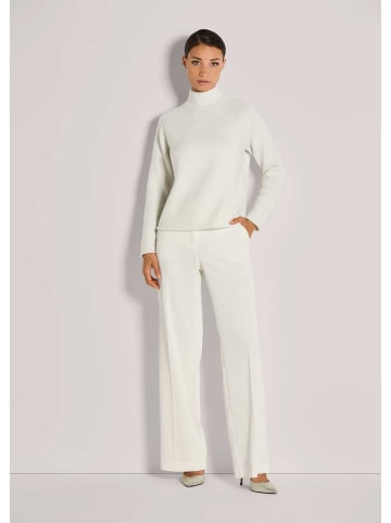 MADELEINE Moderner Glattstrickpullover mit Stehkragen in wollweiß