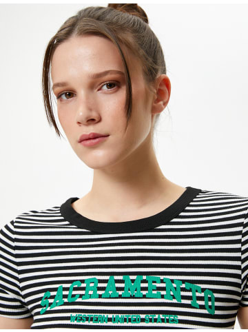 KOTON T-shirt in Schwarz Gestreift