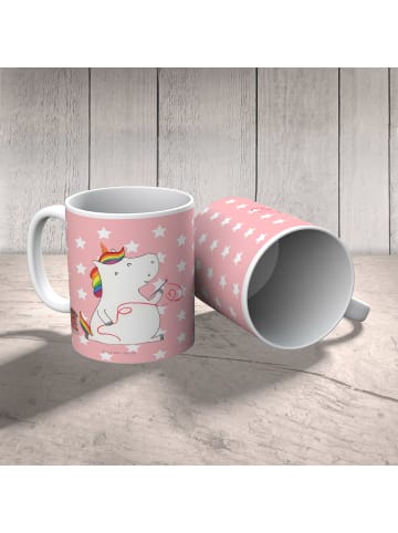 Mr. & Mrs. Panda Mehrwegbecher Einhorn Näherin ohne Spruch in Rot Pastell