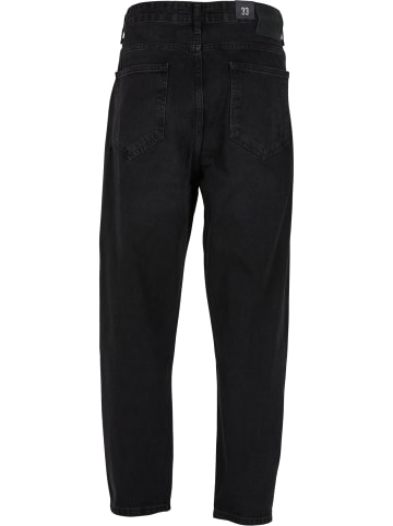 2Y Premium 2Y Premium in black