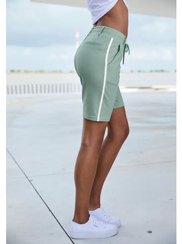 LASCANA Shorts in mint