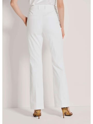 MADELEINE Leicht ausgestellte Bügelfalten-Hose in weiß