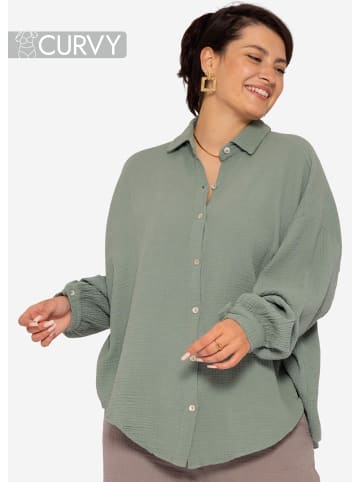 SASSYCLASSY Curvy Musselin Bluse oversize, kurz in Grün