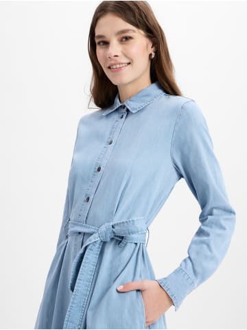 Marie Lund Kleid in hellblau - 0001