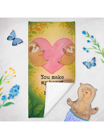 Mr. & Mrs. Panda Strandhandtuch Faultiere Herz Design mit Spruch in Grau Pastell
