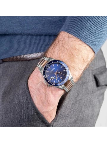 Maserati Uhr in Blau