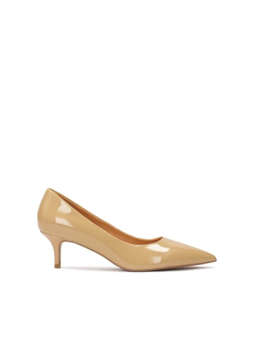 Kazar Pumps in Beige