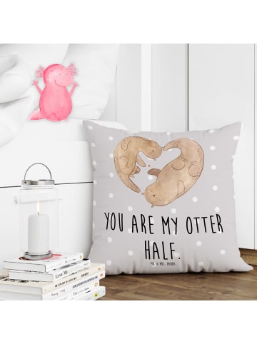 Mr. & Mrs. Panda Zierkissen Otter Herz mit Spruch in Grau Pastell