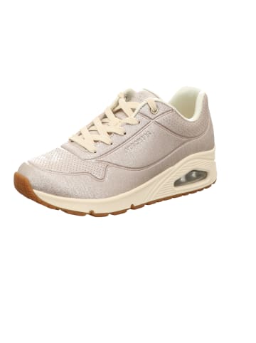 Schnürschuh in gold