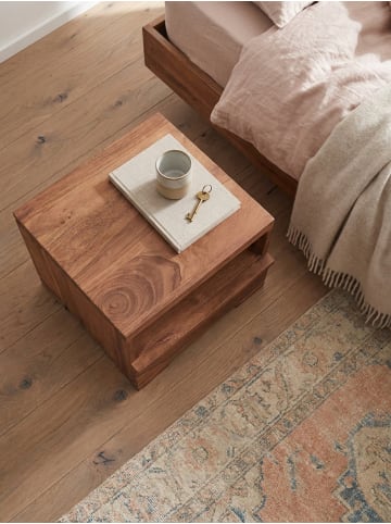 KADIMA DESIGN Nachttisch MUMBAI Massiv-Holz Nacht-Kommode 30 cm 1 Schublade in Akazie